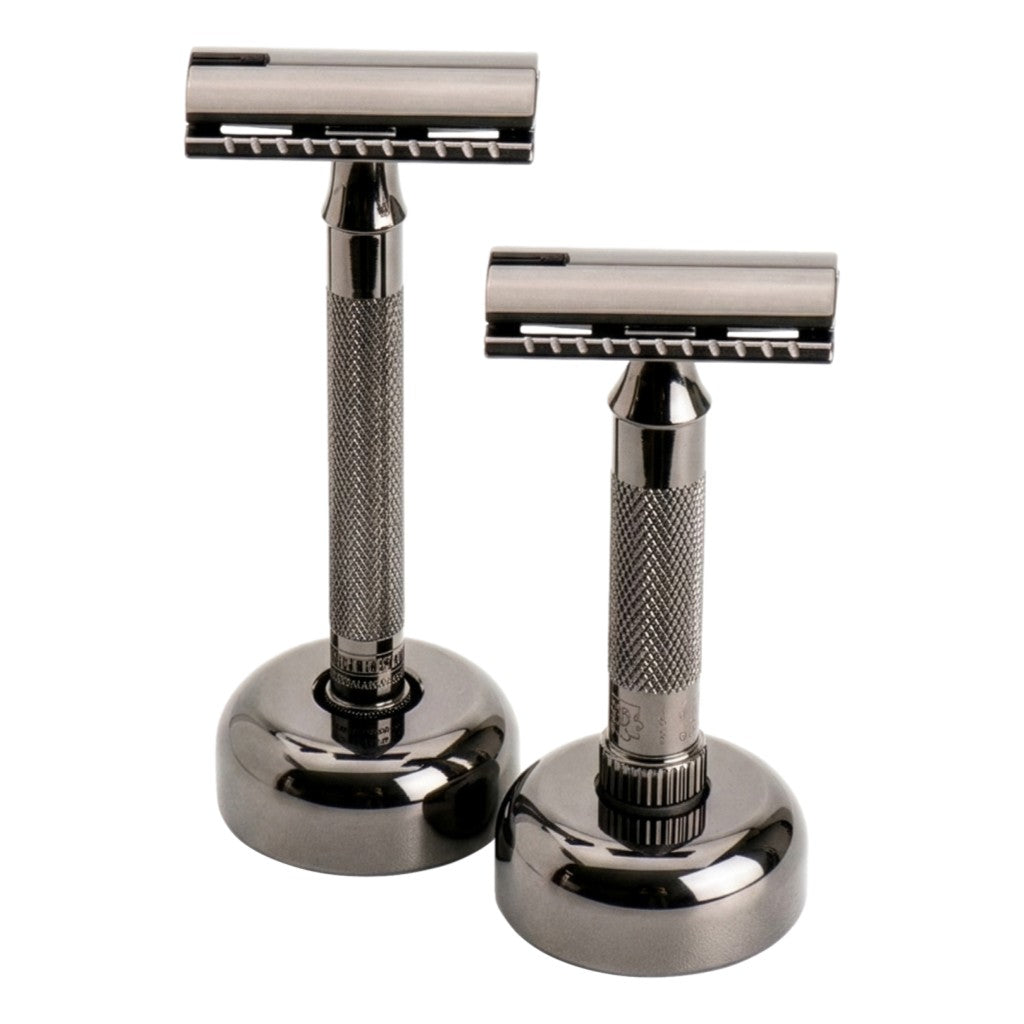 Front view of two Merkur safety razors in 4006 metallic grey stands